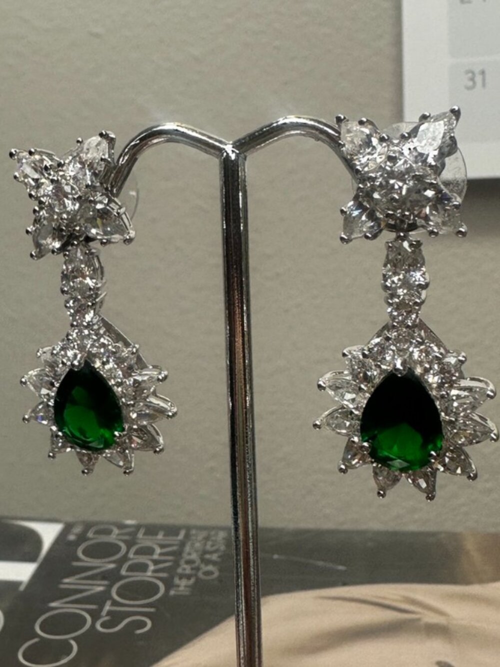 LD .925 Sterling Silver Emerald Green and Clear Stone Dangle Earrings Pierced